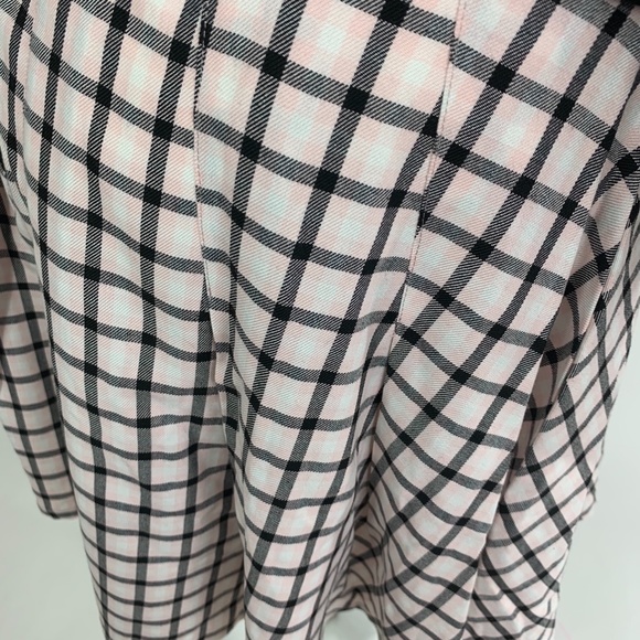 Pink Plaid short skirt by Torrid - Picture 2 of 3